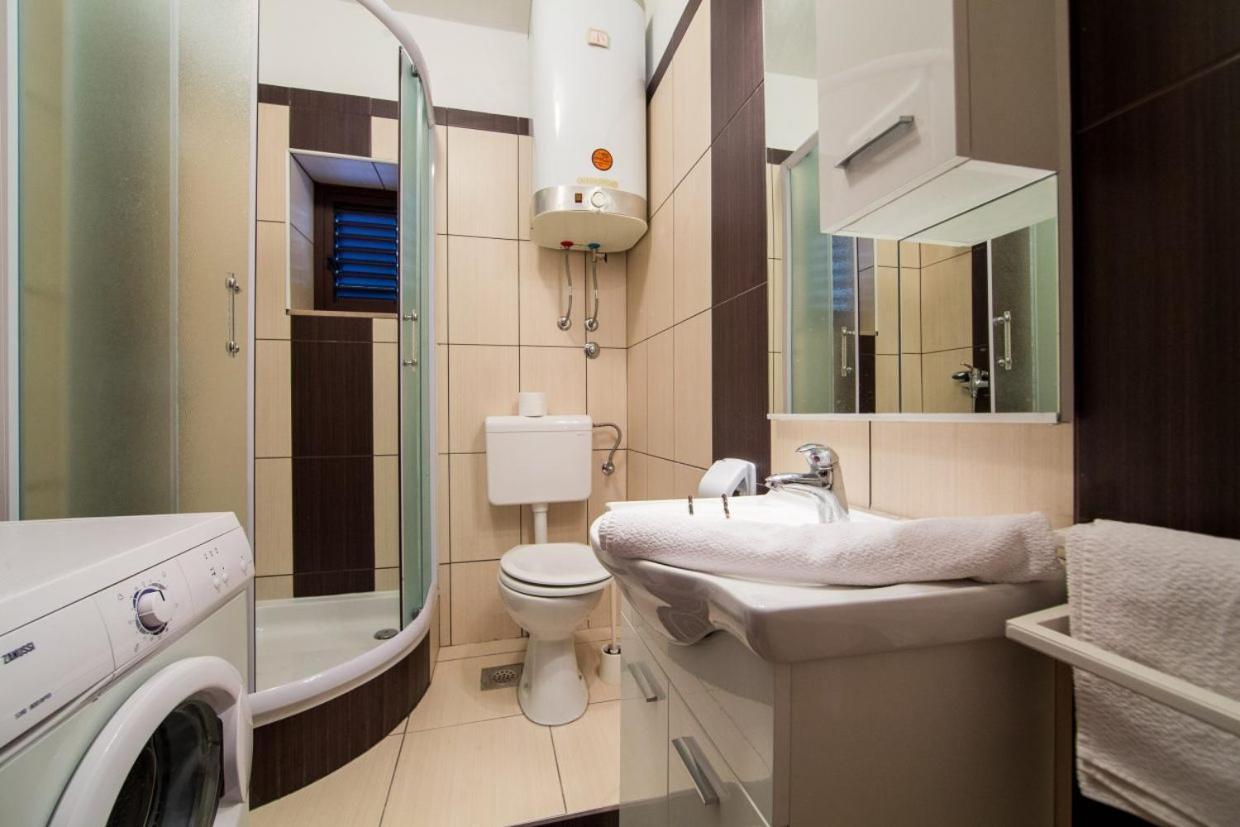 Silver Beach Apartments วิส ภายนอก รูปภาพ